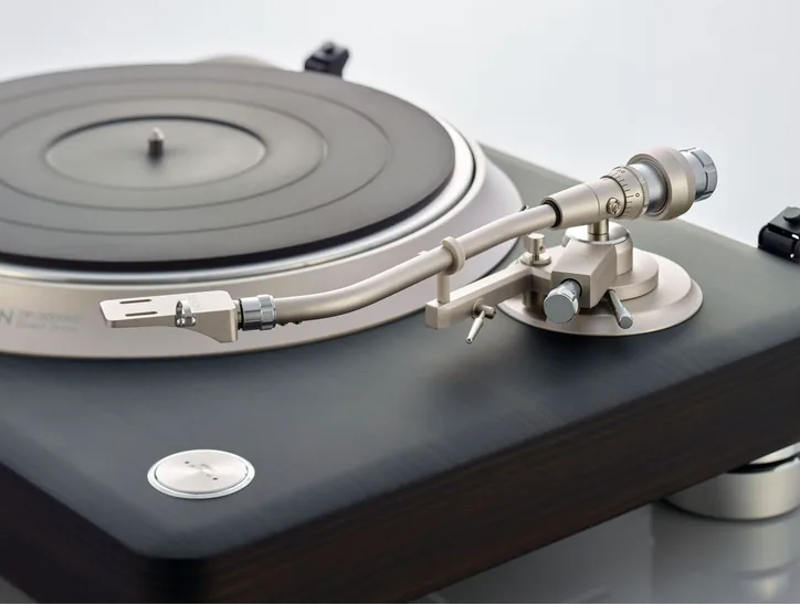 Denon DP-3000NE, vue 3