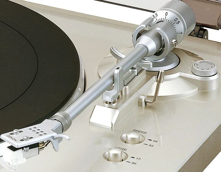 Denon DP-300F, vue 2