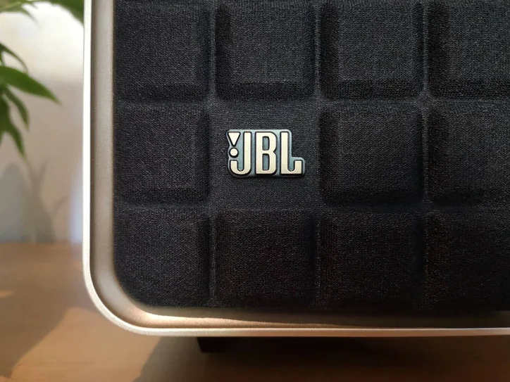JBL Authentics 500, vue 3
