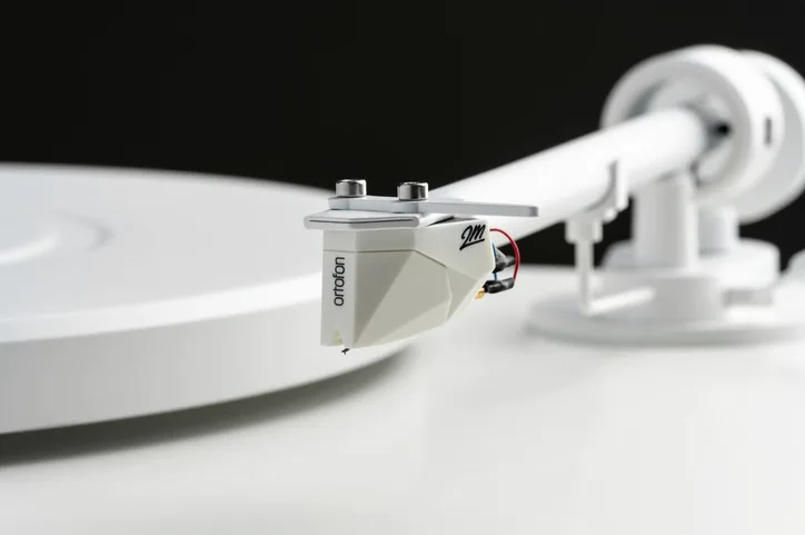 Pro-Ject T1 White Edition, vue 2