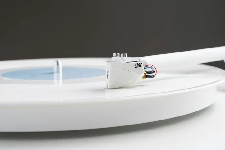 Pro-Ject T1 White Edition, vue 3