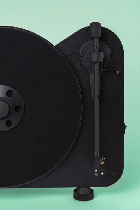 Pro-Ject Vertical Turntable E droitier OM5e Bluetooth, vue 3