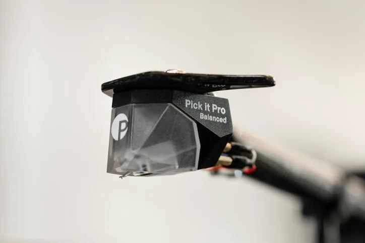Pro-Ject X1 B Pick It Pro B, vue 3