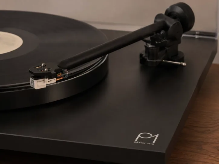 Rega Planar 1 Noir mat Carbon MM, vue 4