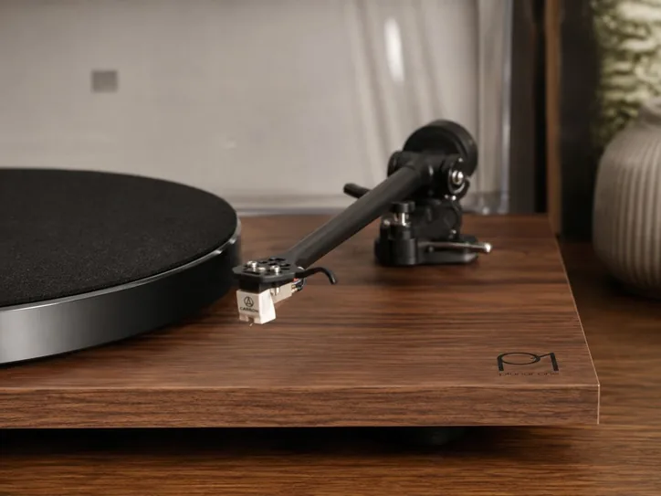 Rega Planar 1 Plus, vue 2