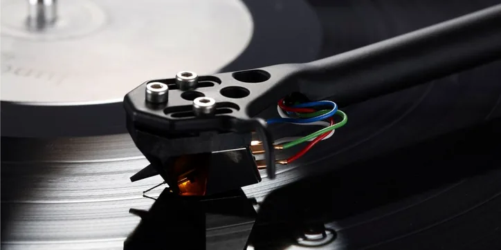 Rega Planar 6 RS Edition, vue 3