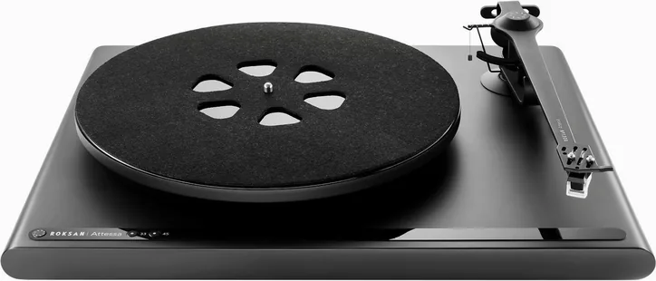 Roksan Attessa, vue 3