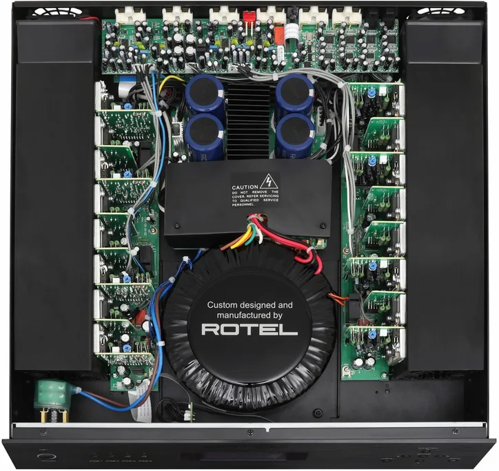 Rotel C8, vue 3
