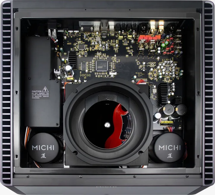 Rotel Michi Q5, vue 4