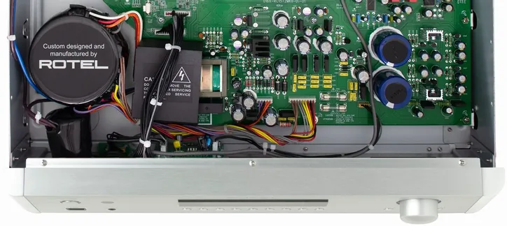 Rotel RC-1572 MKII, vue 4
