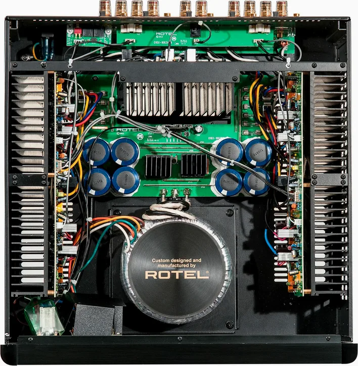 Rotel RMB-1555, vue 3