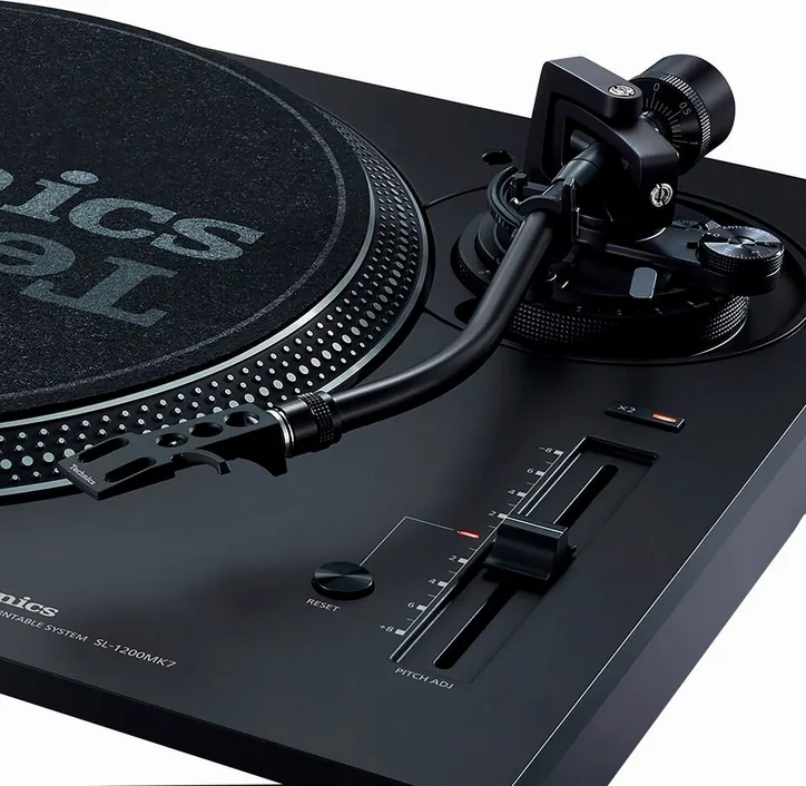 Technics SL-1210 MK7, vue 4